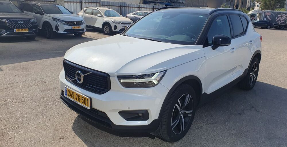 ולוו XC40